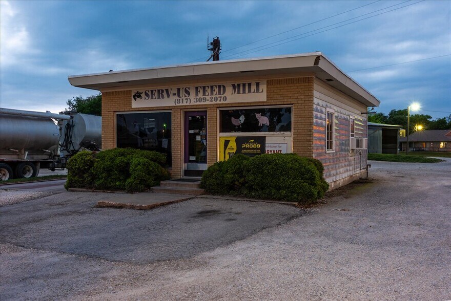 201 W Godley Ave, Godley, TX à vendre - Photo de l’immeuble – Image 2 sur 6