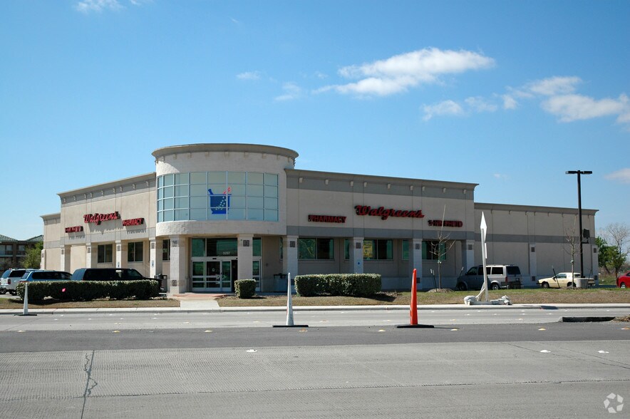 5297 State Highway 121, The Colony, TX à vendre - Photo principale – Image 1 sur 4