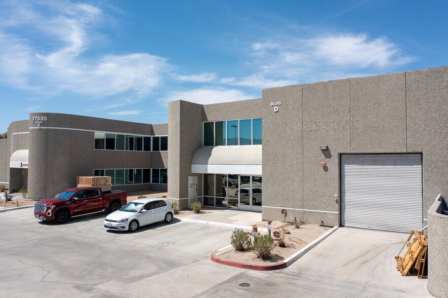 77530 Enfield Ln, Palm Desert, CA à louer - Photo de l’immeuble – Image 3 sur 10