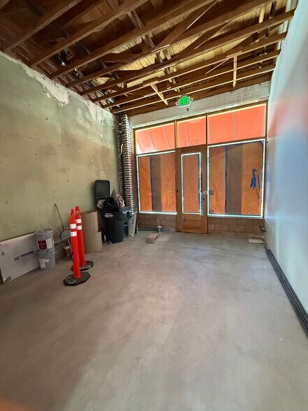 5025-5035 Melrose Ave, Los Angeles, CA à louer - Photo de l’immeuble – Image 3 sur 5
