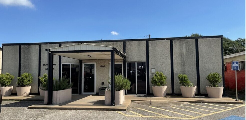 2205 Clinton Dr, Galena Park, TX à vendre - Photo de l’immeuble – Image 1 sur 19