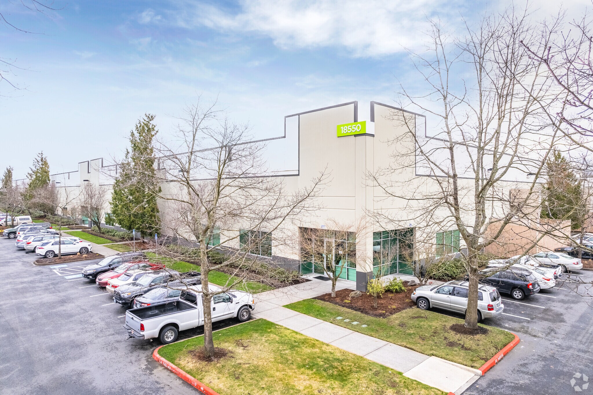 18550-18870 NE Riverside Pky, Portland, OR à louer Photo principale– Image 1 sur 6