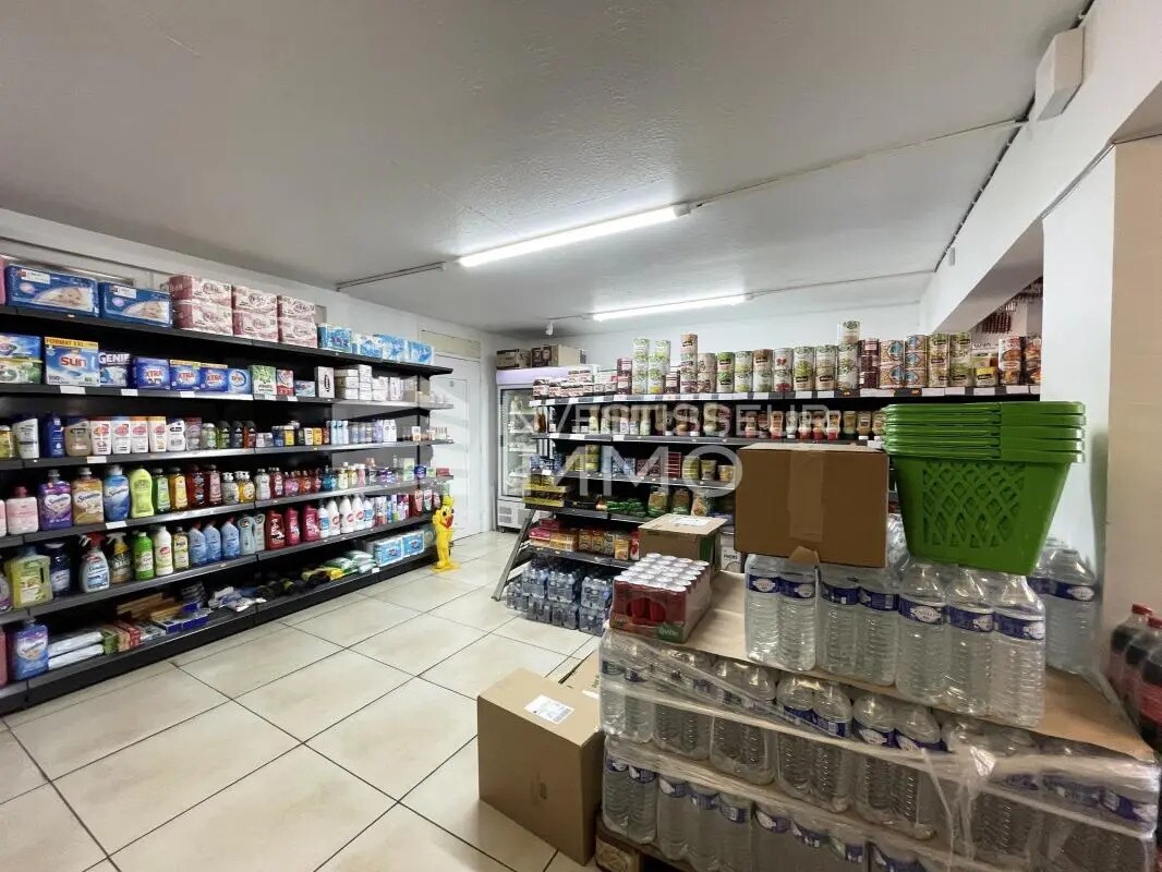 Local commercial dans Saint-Fargeau-Ponthierry à vendre Photo intérieure– Image 1 sur 4