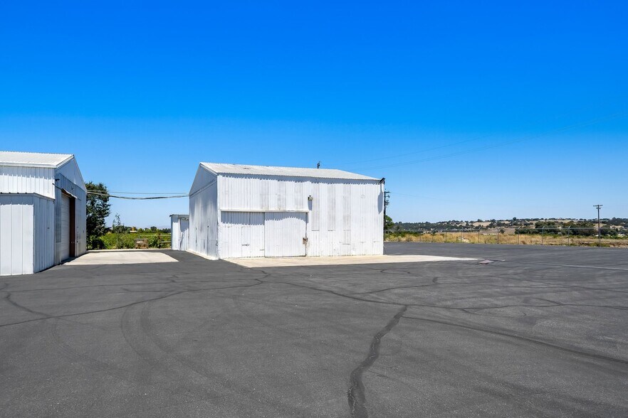 2320 Ramada Dr, Paso Robles, CA à louer - Photo de l’immeuble – Image 2 sur 19