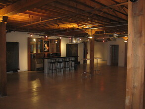 1120 S 6th St, Saint Louis, MO à louer Photo intérieure– Image 1 sur 2