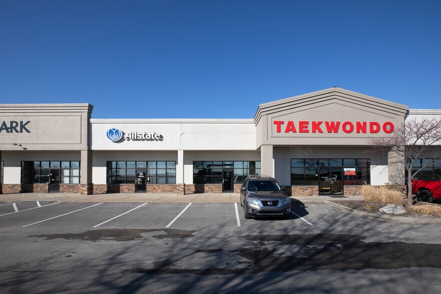 1469-1499 SW Market St, Lee's Summit, MO à louer - Photo de l’immeuble – Image 3 sur 6