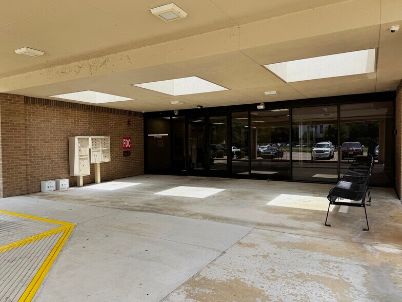 21660 Kingsland Blvd, Katy, TX à vendre - Photo de l’immeuble – Image 2 sur 19