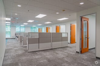 8010 Arco Corporate Dr, Raleigh, NC à louer Photo intérieure– Image 2 sur 9