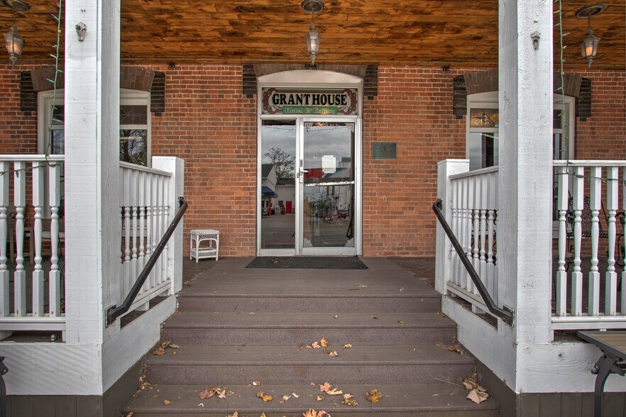 80 4th St W, Rush City, MN à vendre - Photo de l’immeuble – Image 2 sur 27