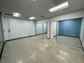 2650-2656 E Bayshore Rd, Palo Alto, CA à louer Photo intérieure– Image 1 sur 6