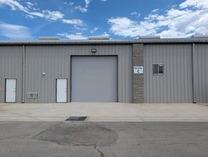 4133 W Farm Rd, West Jordan, UT à louer Photo de l’immeuble– Image 1 sur 17