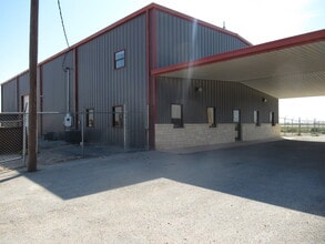 3306 S County Road 1108 & I-20, Midland, TX à louer Photo intérieure– Image 1 sur 8