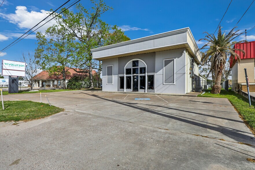 1725 Northpark Dr, Kingwood, TX à vendre - Photo de l’immeuble – Image 3 sur 26