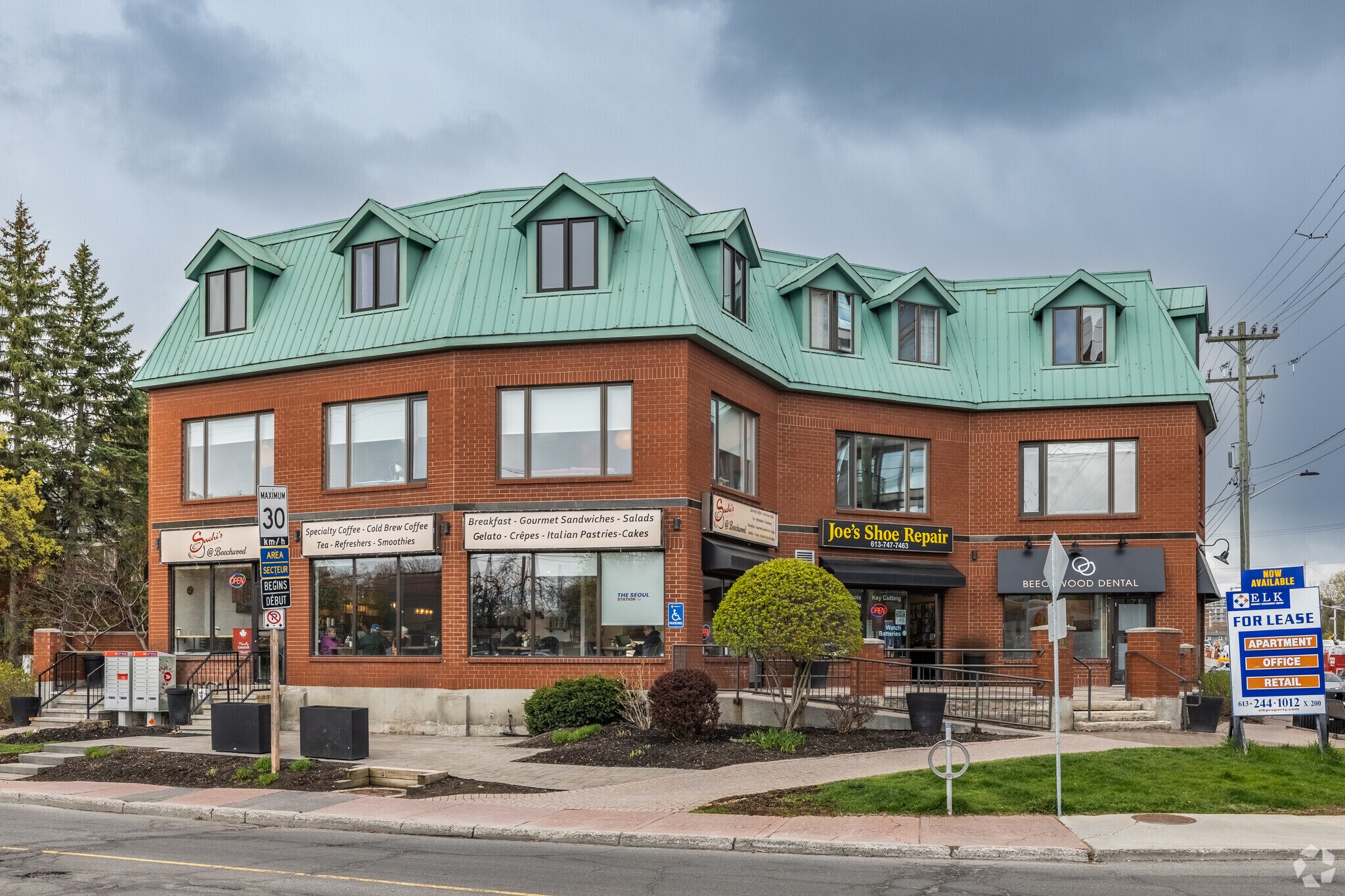 16-18 Beechwood Ave, Ottawa, ON à louer Photo principale– Image 1 sur 3