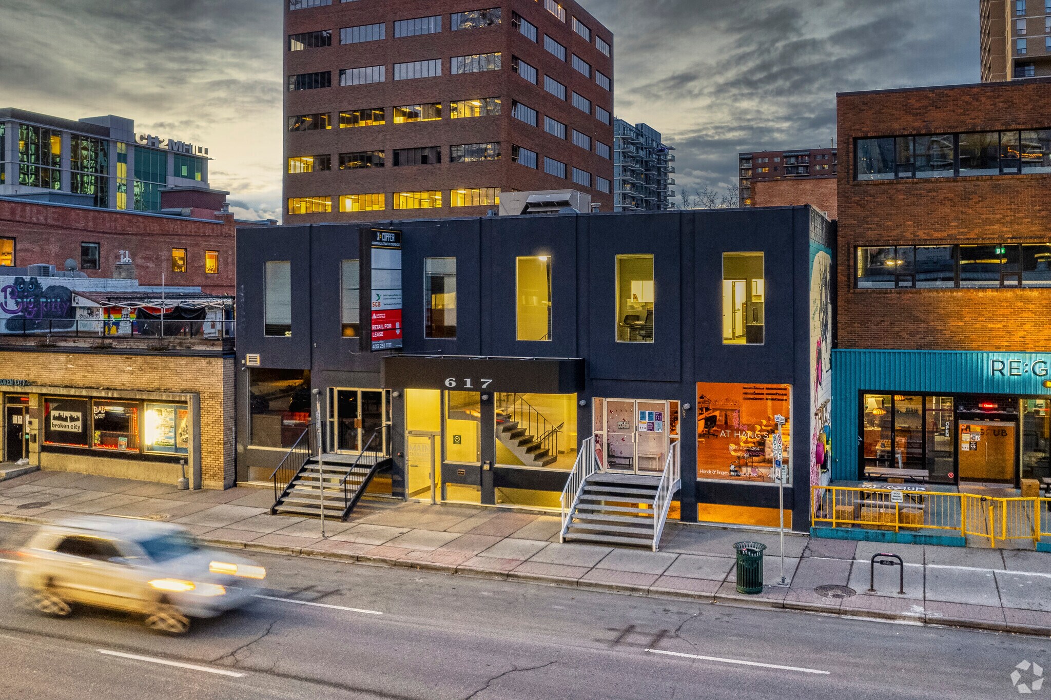 617 11th Ave SW, Calgary, AB à louer Photo de l’immeuble– Image 1 sur 5