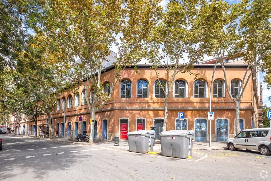 Bureau dans Barcelone, Barcelona à louer - Photo de l’immeuble – Image 2 sur 2