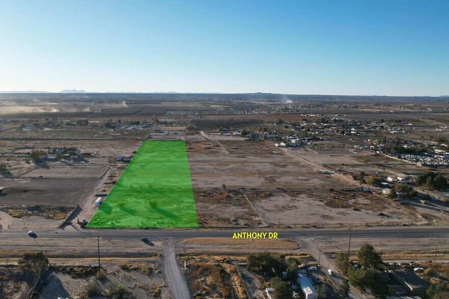 2027 Anthony dr, Anthony, NM à vendre - Photo de l’immeuble – Image 1 sur 7