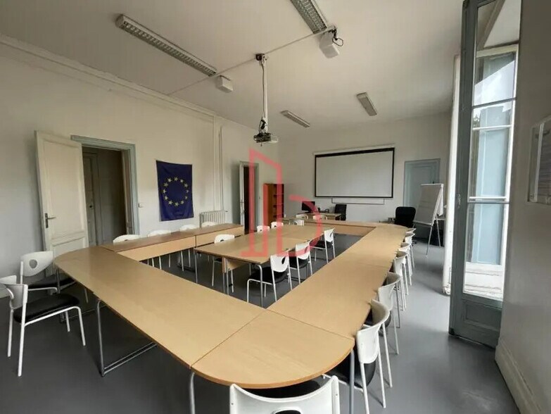 Bureau dans Bordeaux à louer - Photo de l’immeuble – Image 3 sur 5