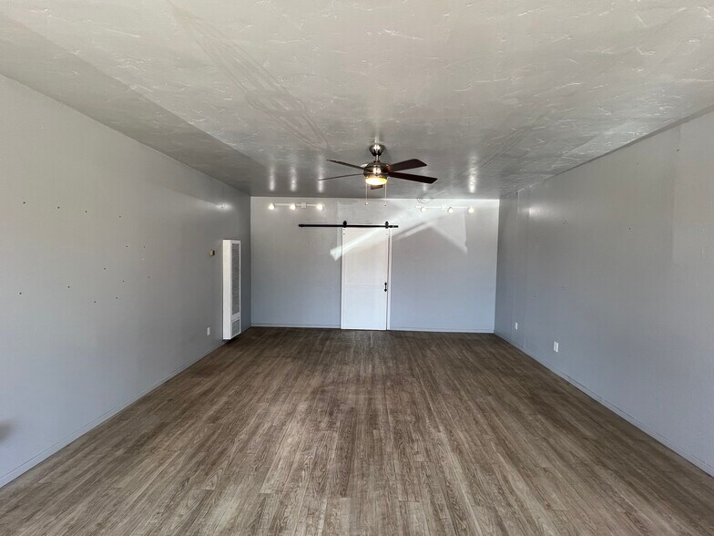701 E Ocean Ave, Lompoc, CA à louer - Photo de l’immeuble – Image 3 sur 11
