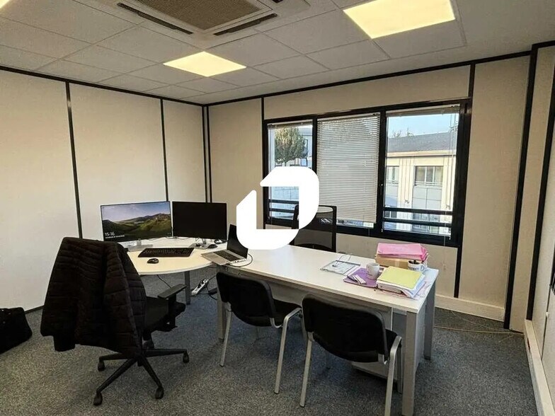 Bureau dans Limas à louer - Photo de l’immeuble – Image 2 sur 14