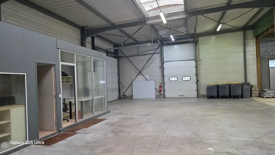 Bureau dans Domont à louer - Photo de l’immeuble – Image 3 sur 3