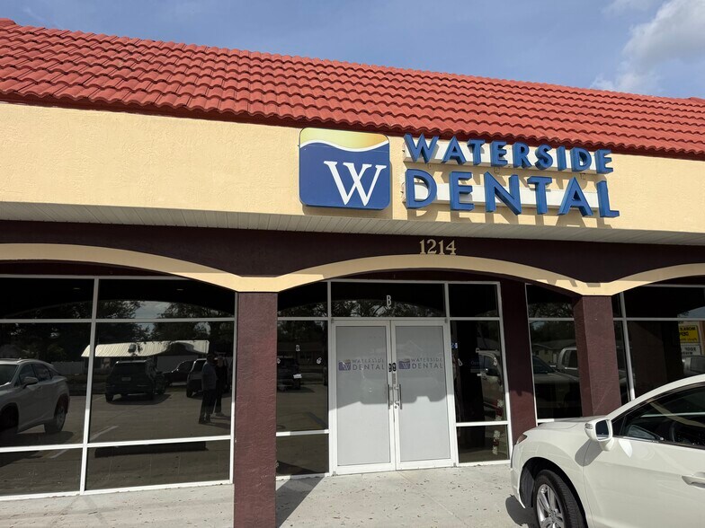 1214 E Venice Ave, Venice, FL à louer - Photo de l’immeuble – Image 2 sur 19