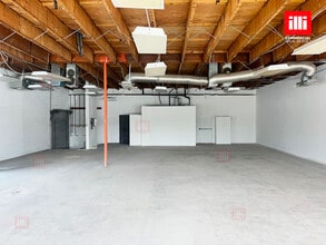 6026-6040 Reseda Blvd, Tarzana, CA à louer Photo intérieure– Image 1 sur 4