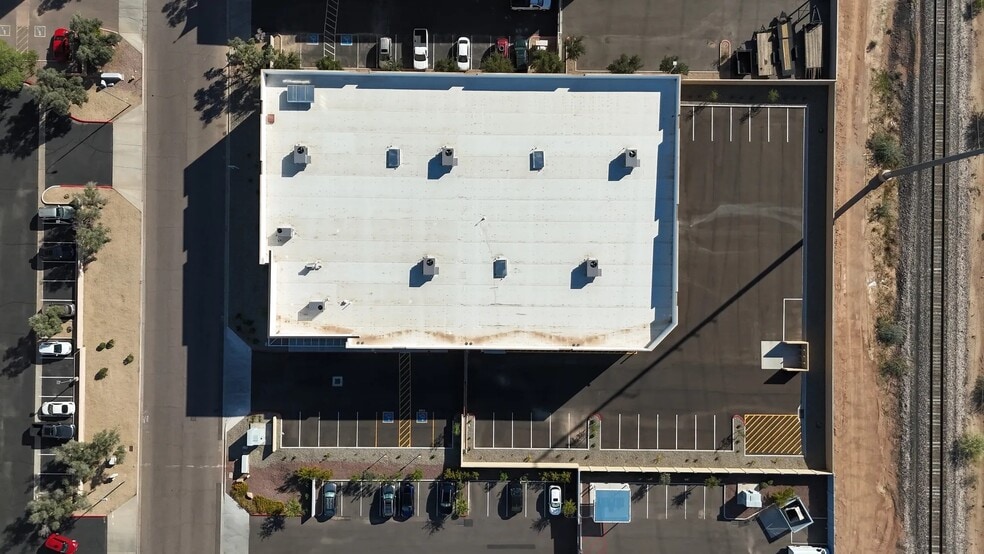 350 S Hamilton Ct, Gilbert, AZ à louer - Photo de l’immeuble – Image 2 sur 19