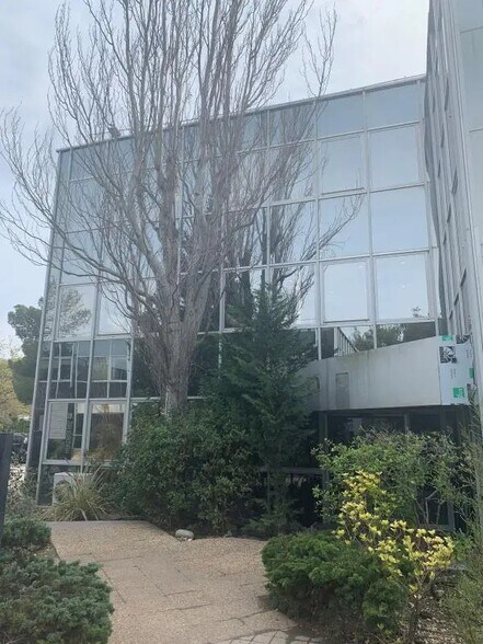 Bureau dans Marseille à louer - Photo de l’immeuble – Image 2 sur 12