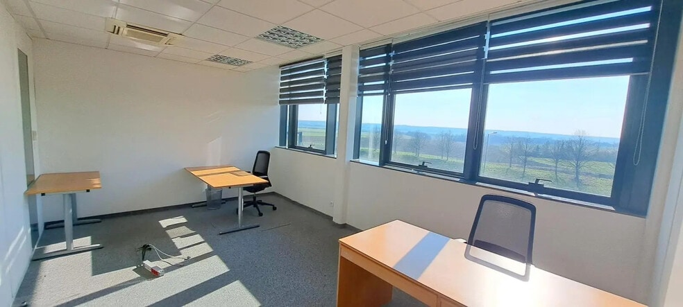 Bureau dans Noisy-le-Roi à louer - Photo de l’immeuble – Image 3 sur 22