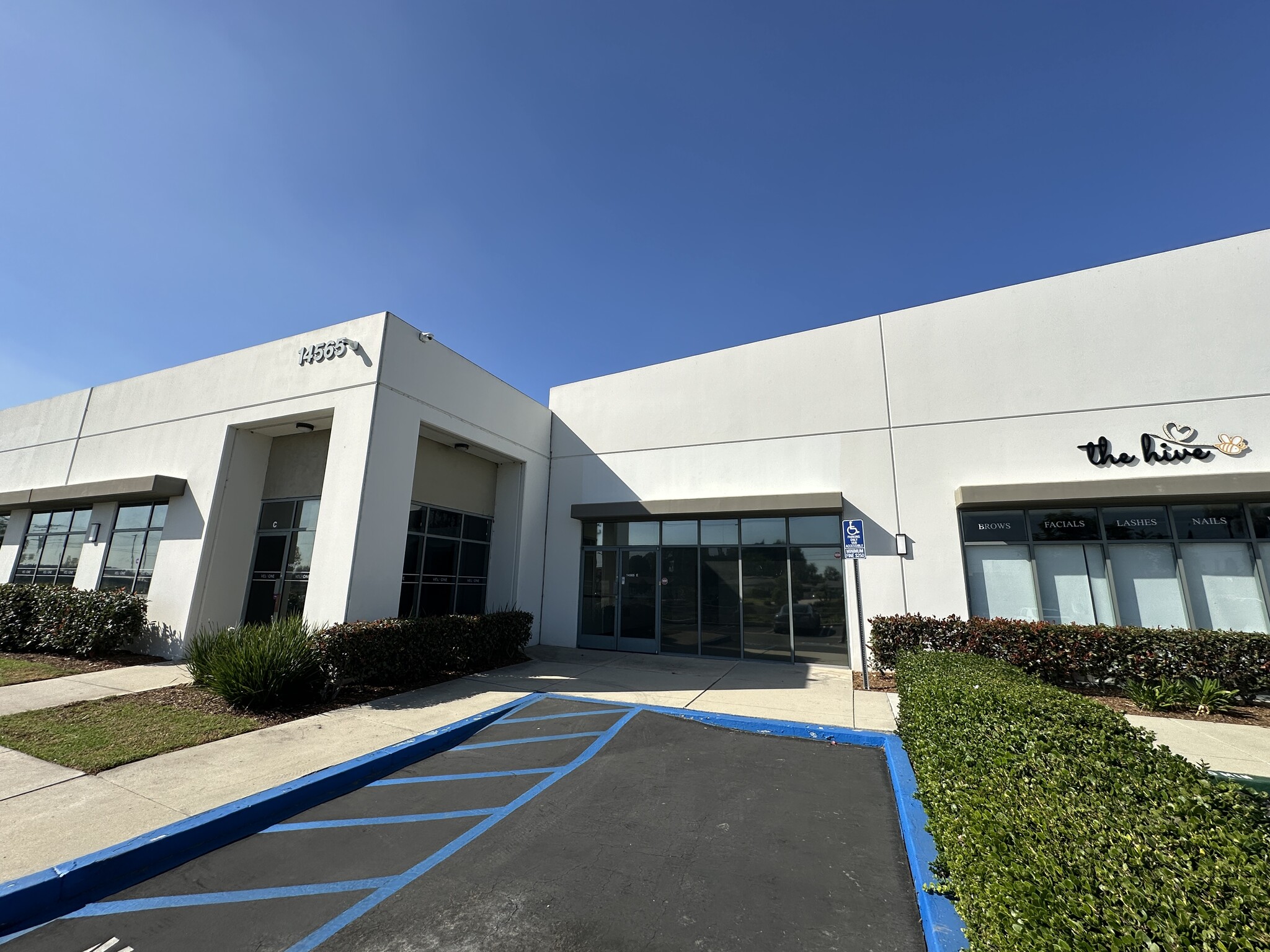 14525 Valley View Ave, Santa Fe Springs, CA à louer Photo intérieure– Image 1 sur 8