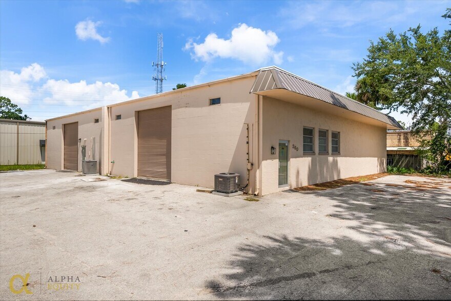 260 Power Ct, Sanford, FL à louer - Photo de l’immeuble – Image 1 sur 4
