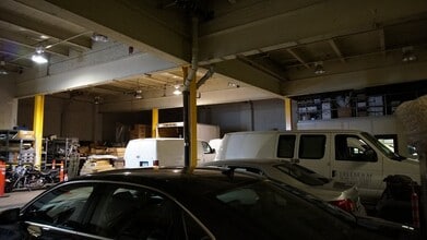 36-40 37th St, Long Island City, NY à louer Photo de l’immeuble– Image 1 sur 7