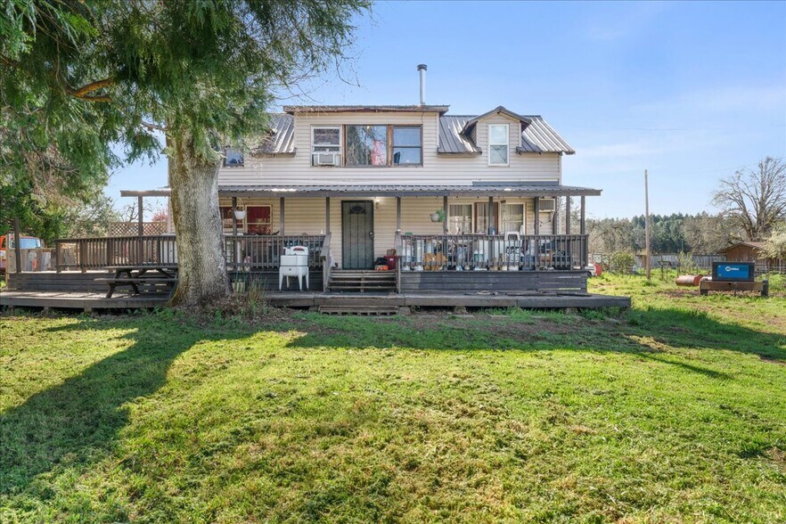 125 Hogue Dr, Selma, OR à vendre - Photo de l’immeuble – Image 3 sur 11