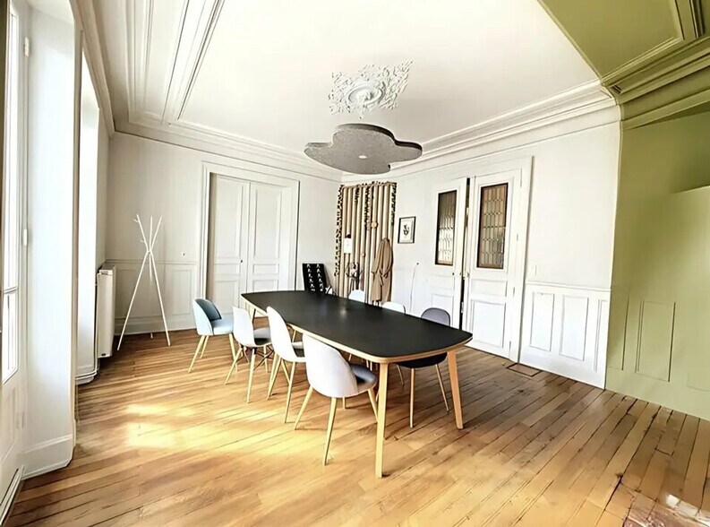 Bureau dans Paris à louer - Photo de l’immeuble – Image 3 sur 3