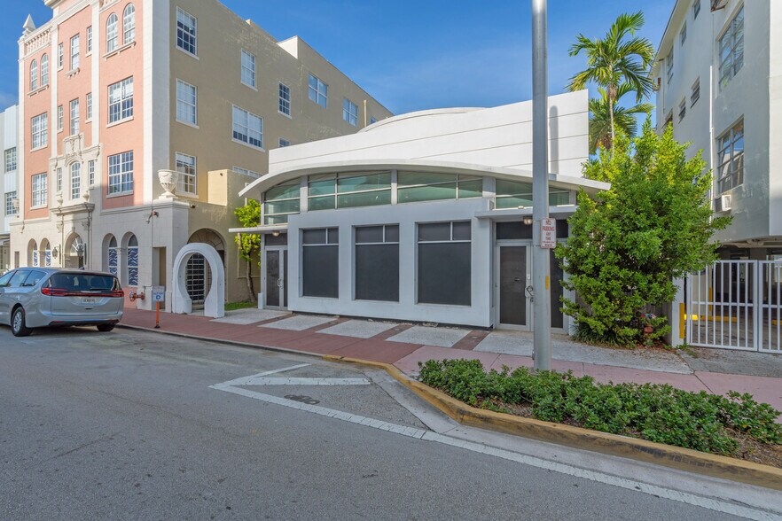 721 Collins Ave, Miami Beach, FL à vendre - Photo de l’immeuble – Image 2 sur 37