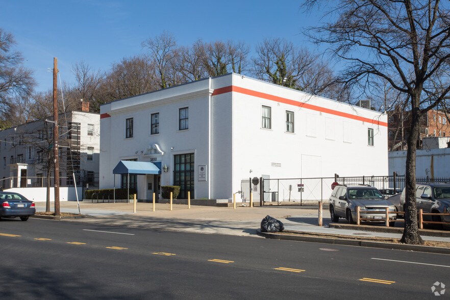 3850 S Capitol St SE, Washington, DC à louer - Photo de l’immeuble – Image 3 sur 5