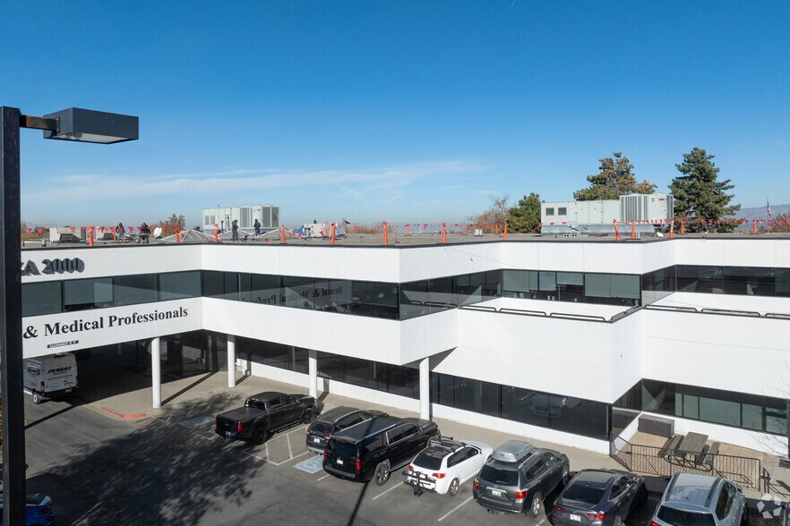 7138 S Highland Dr, Salt Lake City, UT à louer - Photo de l’immeuble – Image 2 sur 15