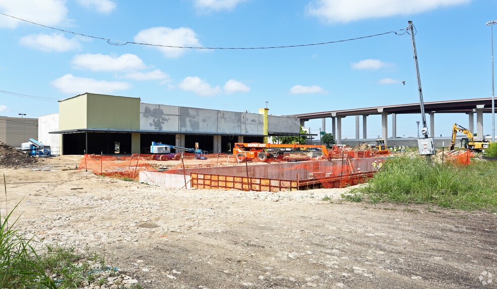 13000 N FM 620, Austin, TX à louer - Photo de l’immeuble – Image 2 sur 13
