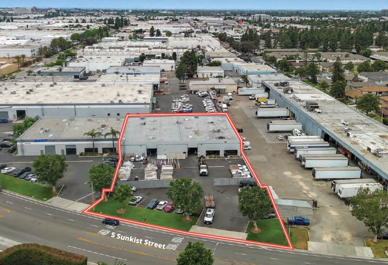 1321 S Sunkist St, Anaheim, CA à louer - Photo de l’immeuble – Image 1 sur 8
