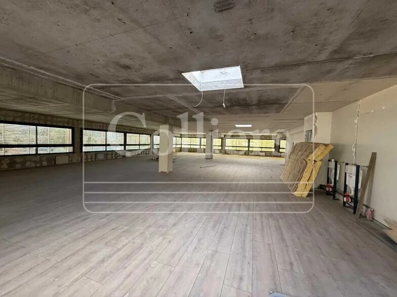 Bureau dans Aubagne à louer - Photo intérieure – Image 2 sur 3