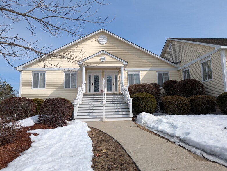 39 Simon St, Nashua, NH à louer - Photo de l’immeuble – Image 1 sur 4