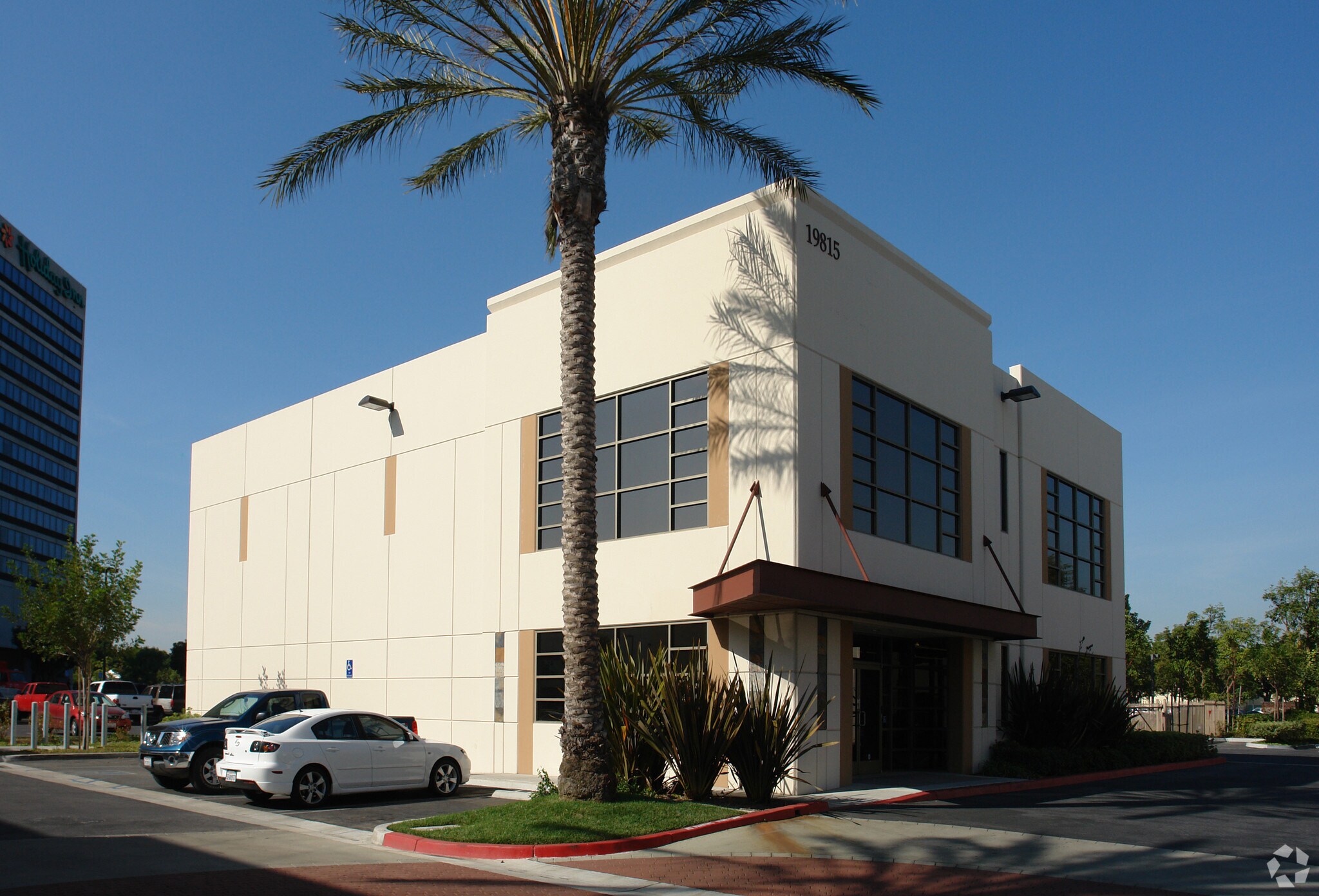 19815 Hamilton Ave, Torrance, CA à louer Photo principale– Image 1 sur 5