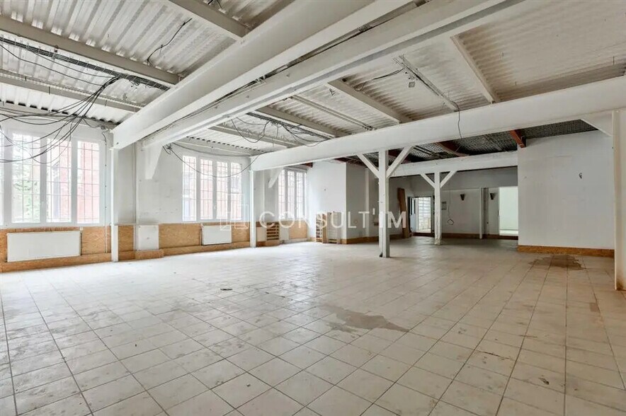 Bureau dans Pantin à louer - Photo de l’immeuble – Image 1 sur 9
