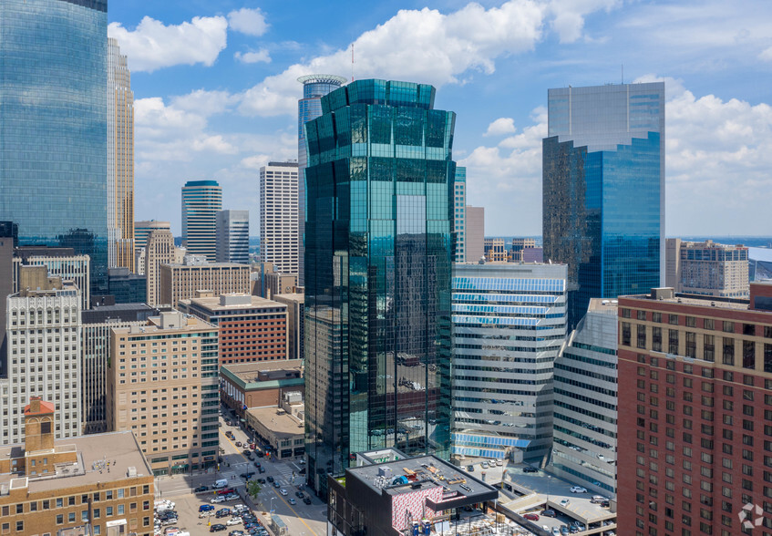 901 Marquette Ave, Minneapolis, MN à louer - Photo de l’immeuble – Image 2 sur 11