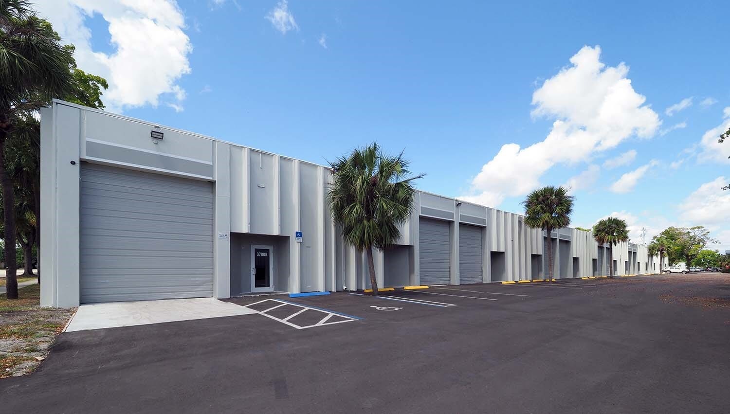 3700-3798 NW 16th St, Lauderhill, FL à louer Photo de l’immeuble– Image 1 sur 2
