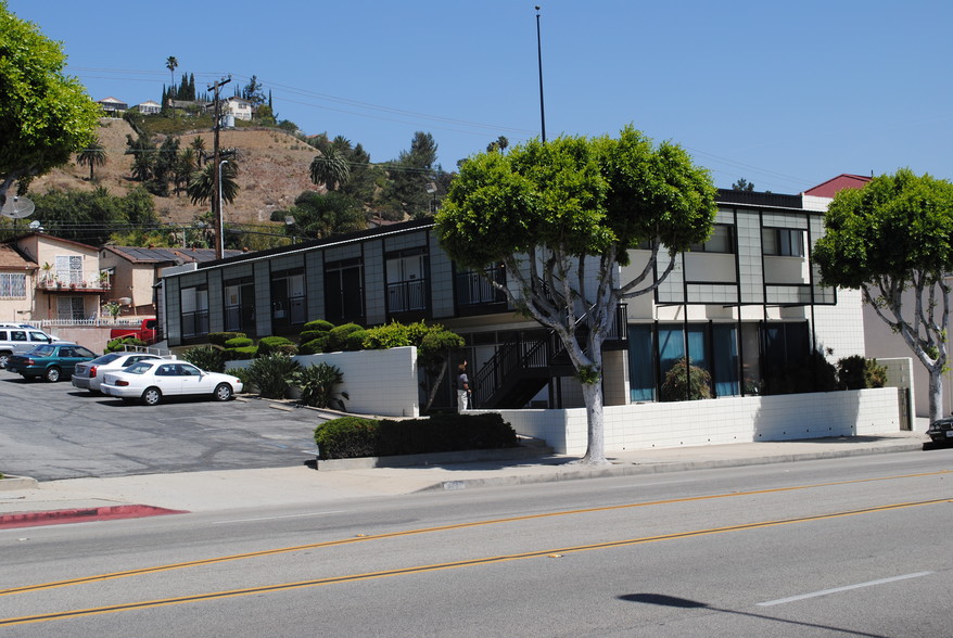 823 S Atlantic Blvd, Monterey Park, CA à vendre - Photo de l’immeuble – Image 2 sur 5