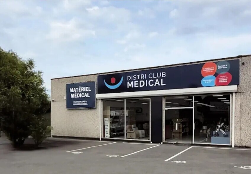 Local commercial dans Roncq à louer - Photo de l’immeuble – Image 2 sur 2