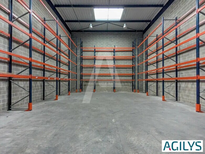 Local d’activités dans Villebon-sur-Yvette à louer - Photo intérieure – Image 3 sur 12