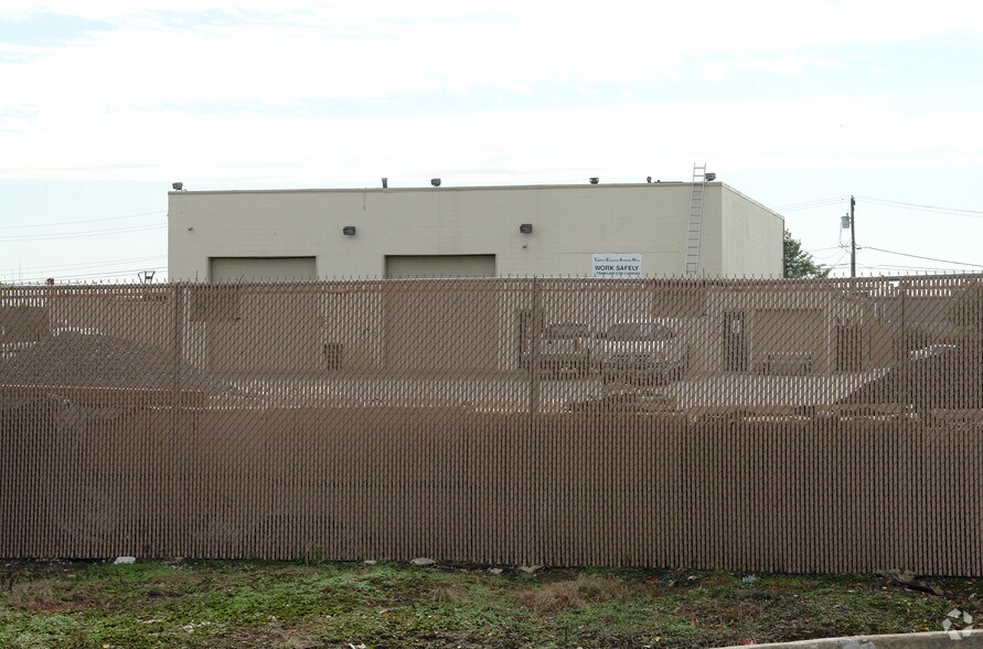 510 Hertzog Blvd, King Of Prussia, PA à louer - Photo de l’immeuble – Image 2 sur 9